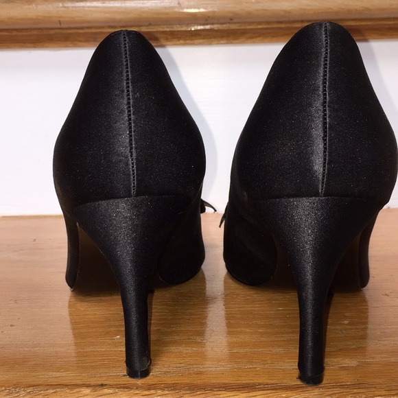 Nina Black satin peeptoe bow front 3.75” heels - Picture 5 of 8